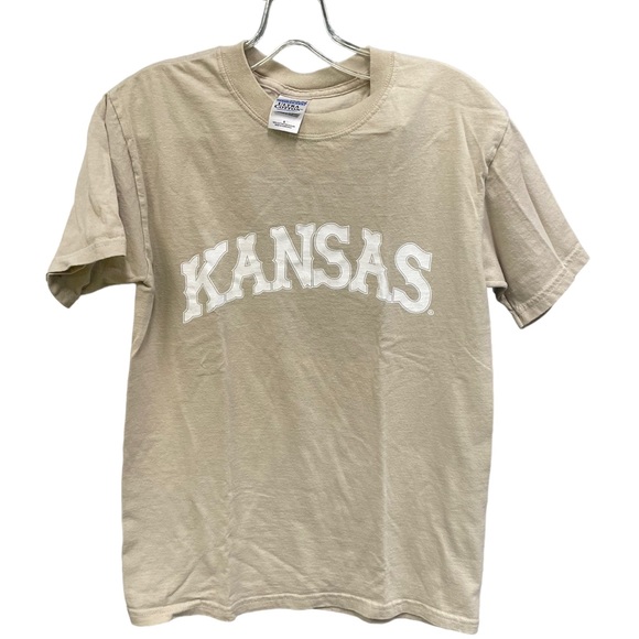 Gildan Activewear KANSAS Unisex Short Sleeve Tan Graphic Tee Size Small - Picture 1 of 3